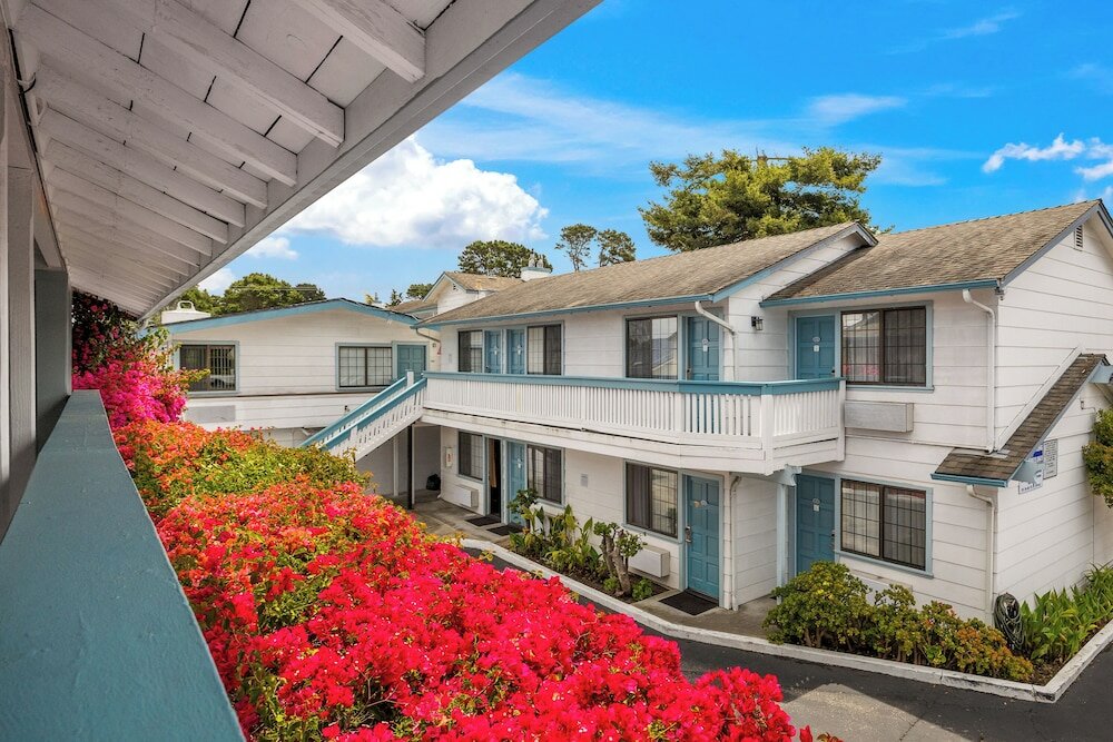 Фото Arbor Inn Monterey