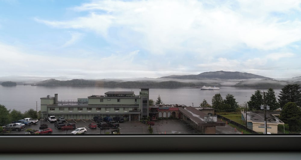 Фото Prestige Oceanview Hotel Prince Rupert