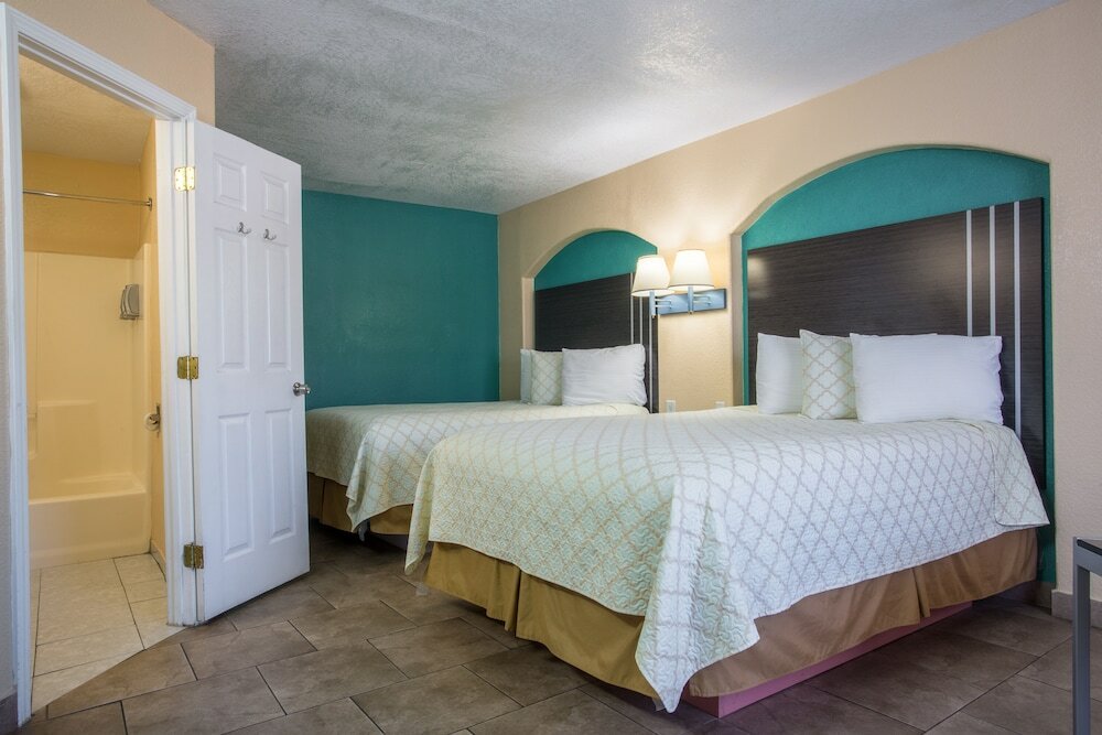 Фото Pinn Road Inn and Suites