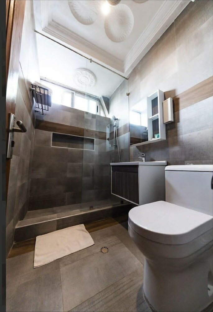 Фото Airport West Hotel