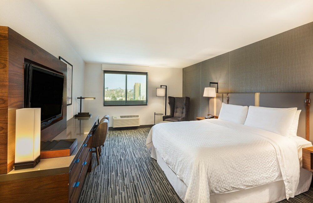 Фото Four Points by Sheraton Los Angeles Westside