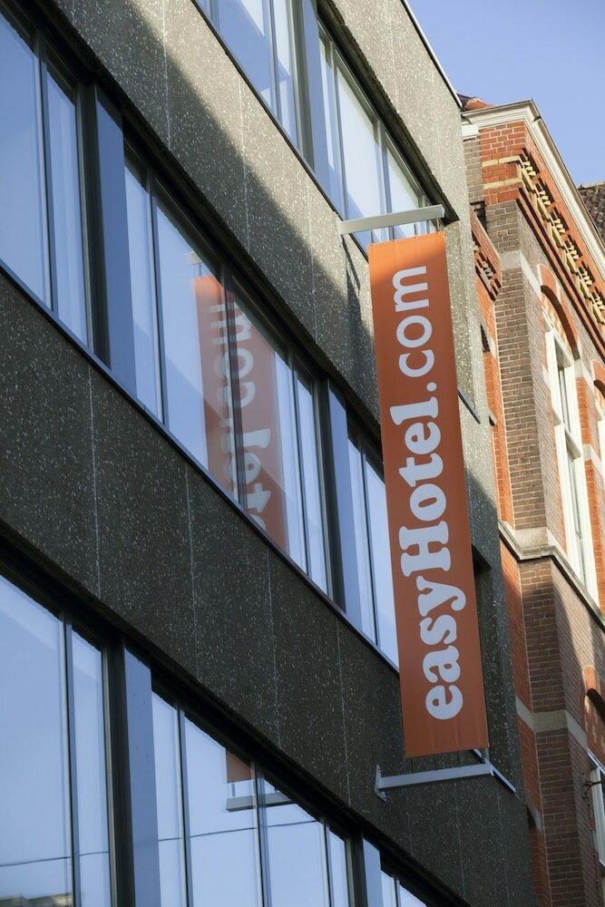 Фото EasyHotel Amsterdam City Centre South