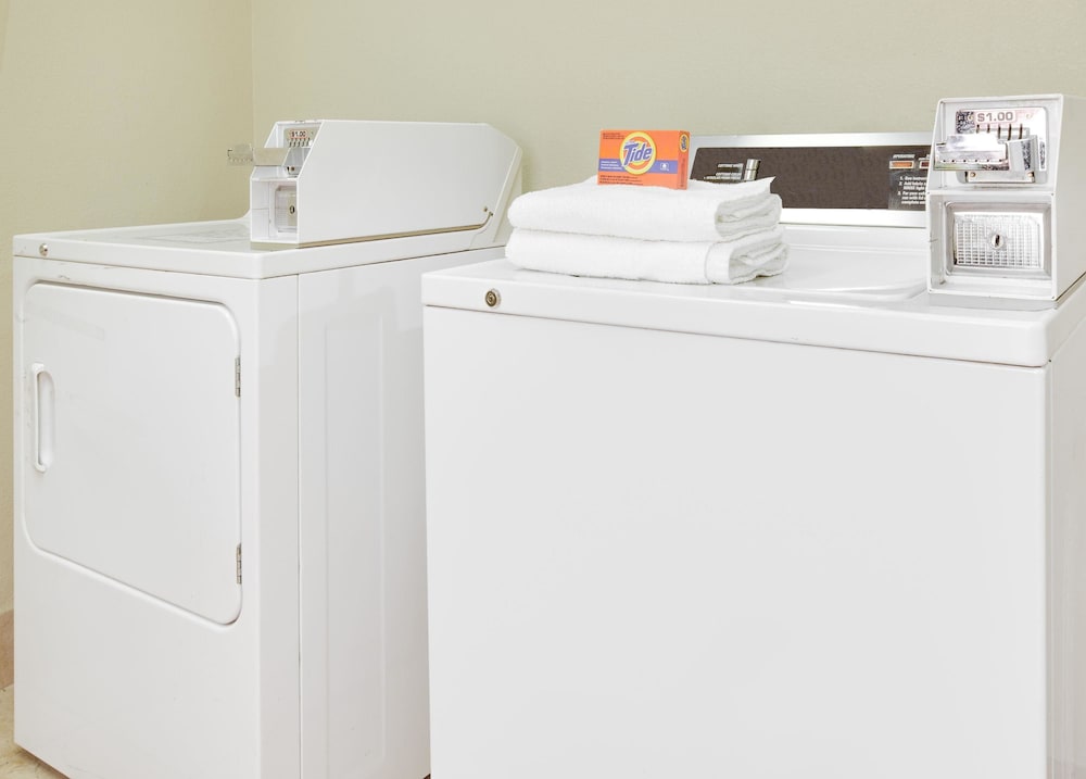 Фото Days Inn by Wyndham Mesquite Rodeo Tx