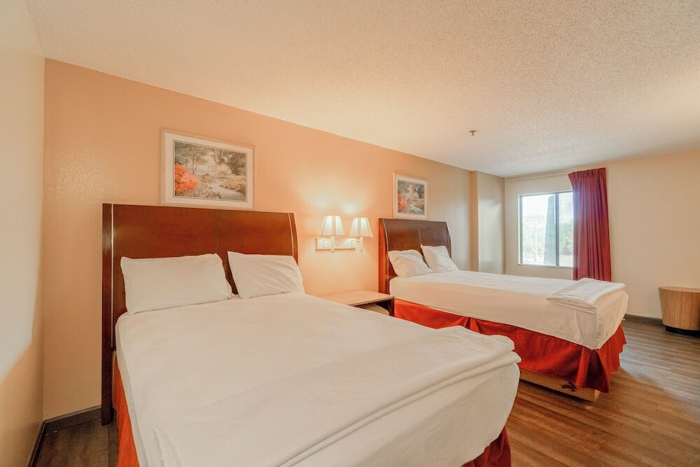 Фото Fairway Inn La Porte