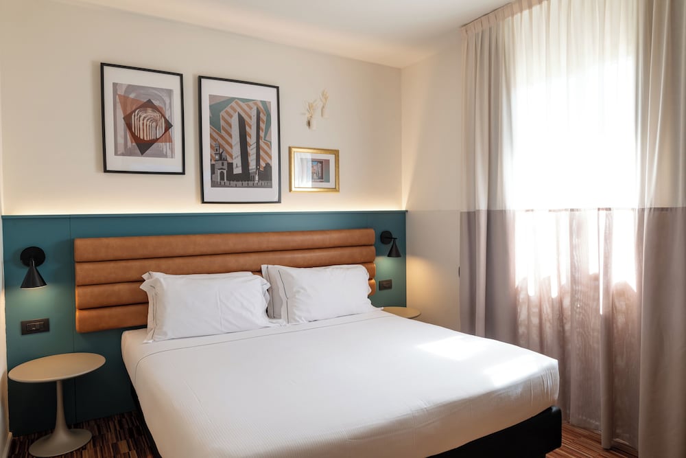 Фото отеля 2