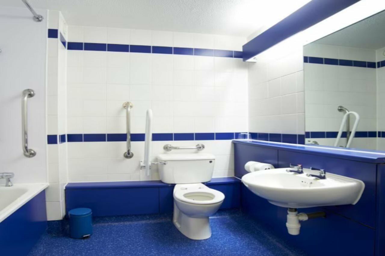 Фото Travelodge Manchester Ancoats Hotel