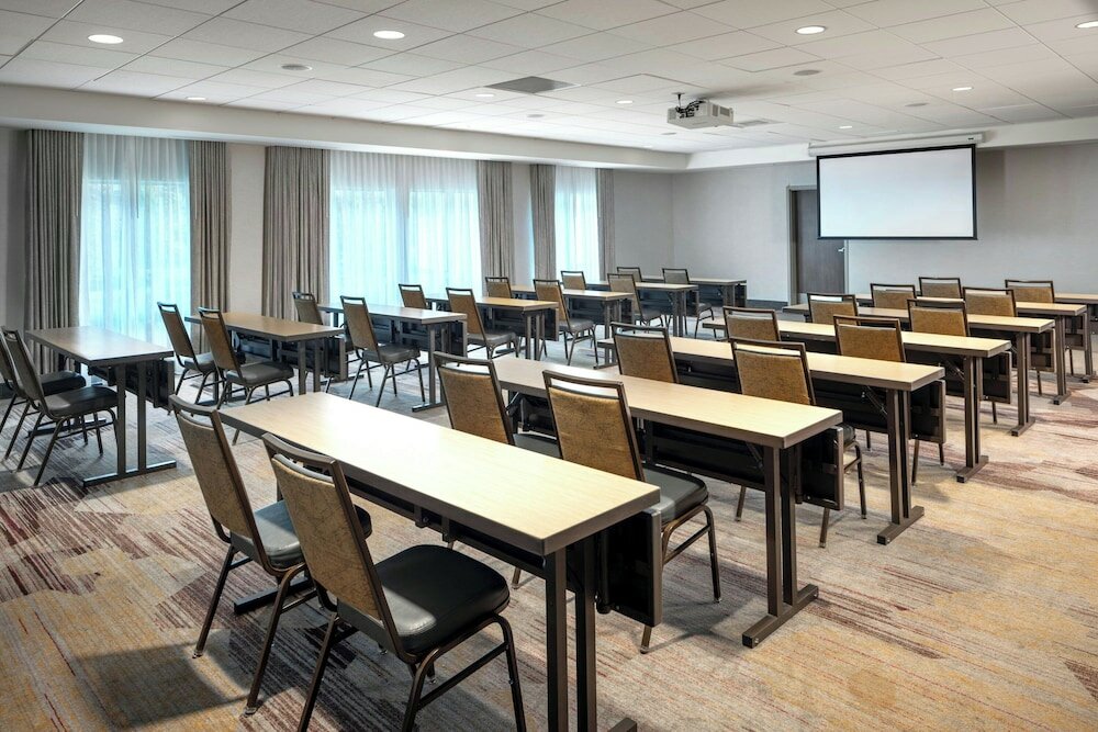 Фото Courtyard by Marriott Lenox Berkshires