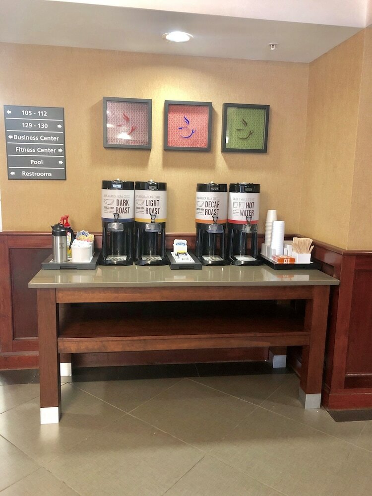 Фото Hampton Inn & Suites Norfolk-Airport