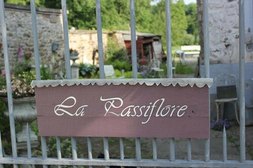 Гостиница La Passiflore B&b в Самбрвиле
