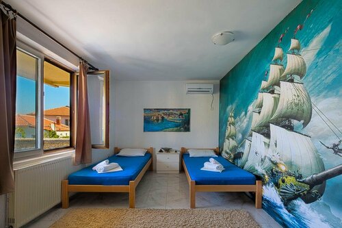 Хостел Pirate Backpackers в Улцине