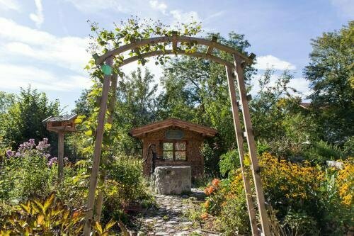 Гостиница Suzanne's B&b & Gardens в Фюссене