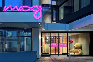 Гостиница Moxy Frankfurt City Center