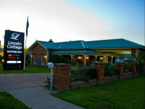 Гостиница Lincoln Cottage Motor Inn в Уогга-Уогга