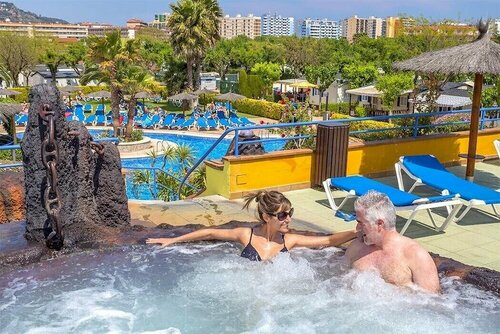 Кемпинг Camping La Masia в Бланесе