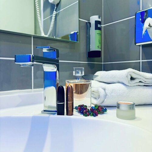 Гостиница Logis Hôtel le Fontarabie в Фонтене-ле-Конте