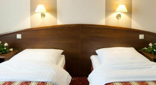Гостиница Hotel Novum в Неполомице