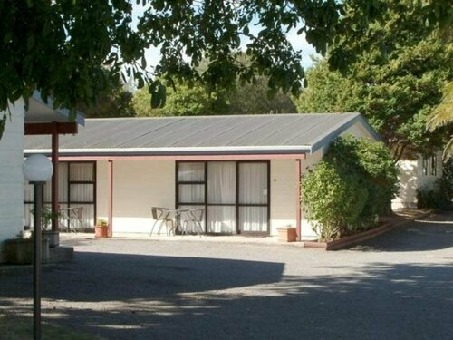 Гостиница Camellia Court Family Motel в Таупо