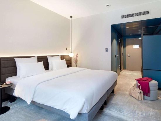 Фото Novotel Hamburg Central Station