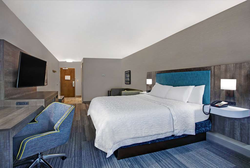 Фото Hampton Inn Westfield