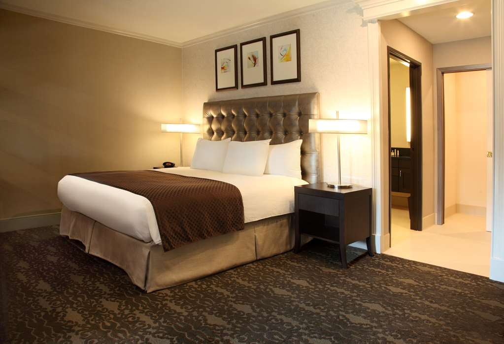 Фото DoubleTree by Hilton Claremont