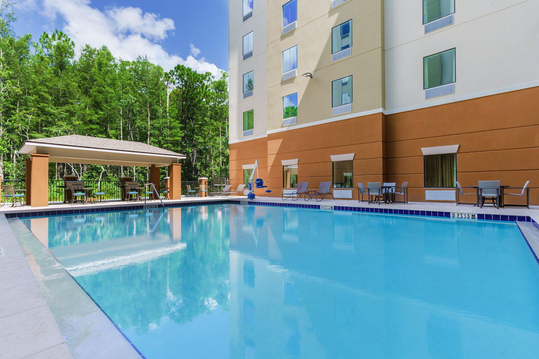 Фото Candlewood Suites Orlando - Lake Buena Vista, an Ihg Hotel