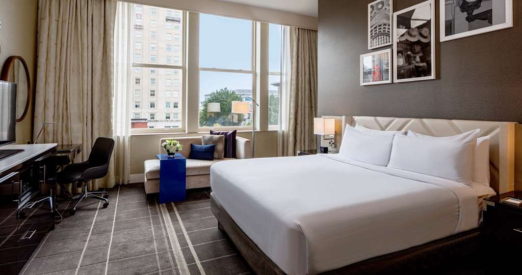 Фото Hilton Richmond Downtown