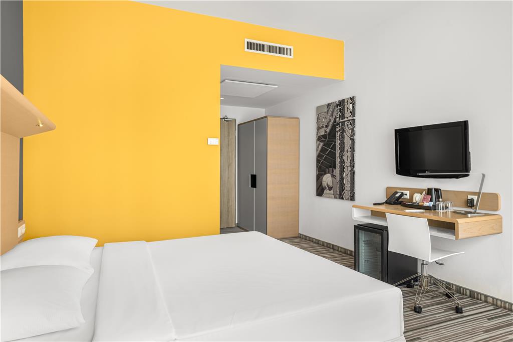 Фото Park Inn by Radisson Budapest