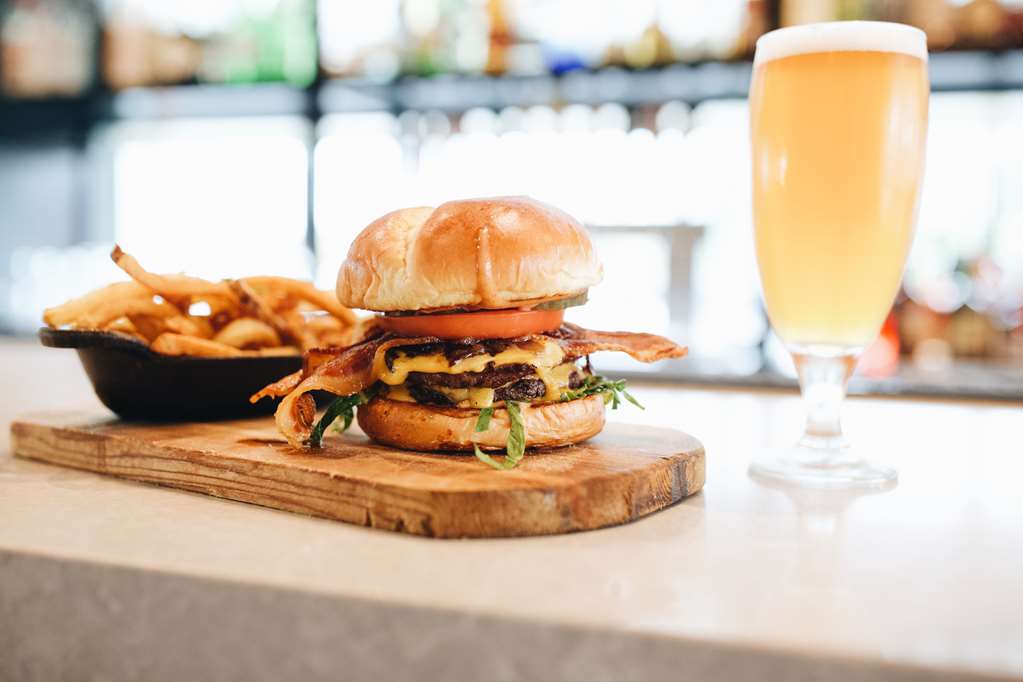 Фото The Chattanoogan Hotel, Curio Collection by Hilton