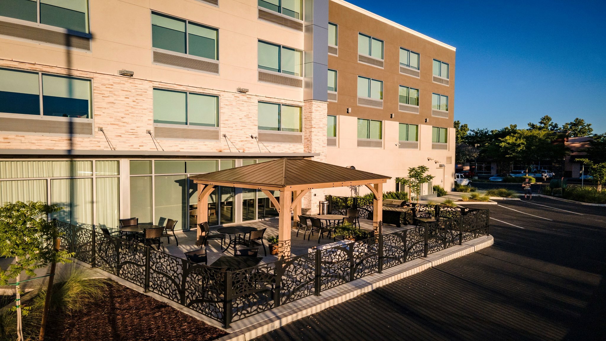 Фото Holiday Inn Express and Suites Chico