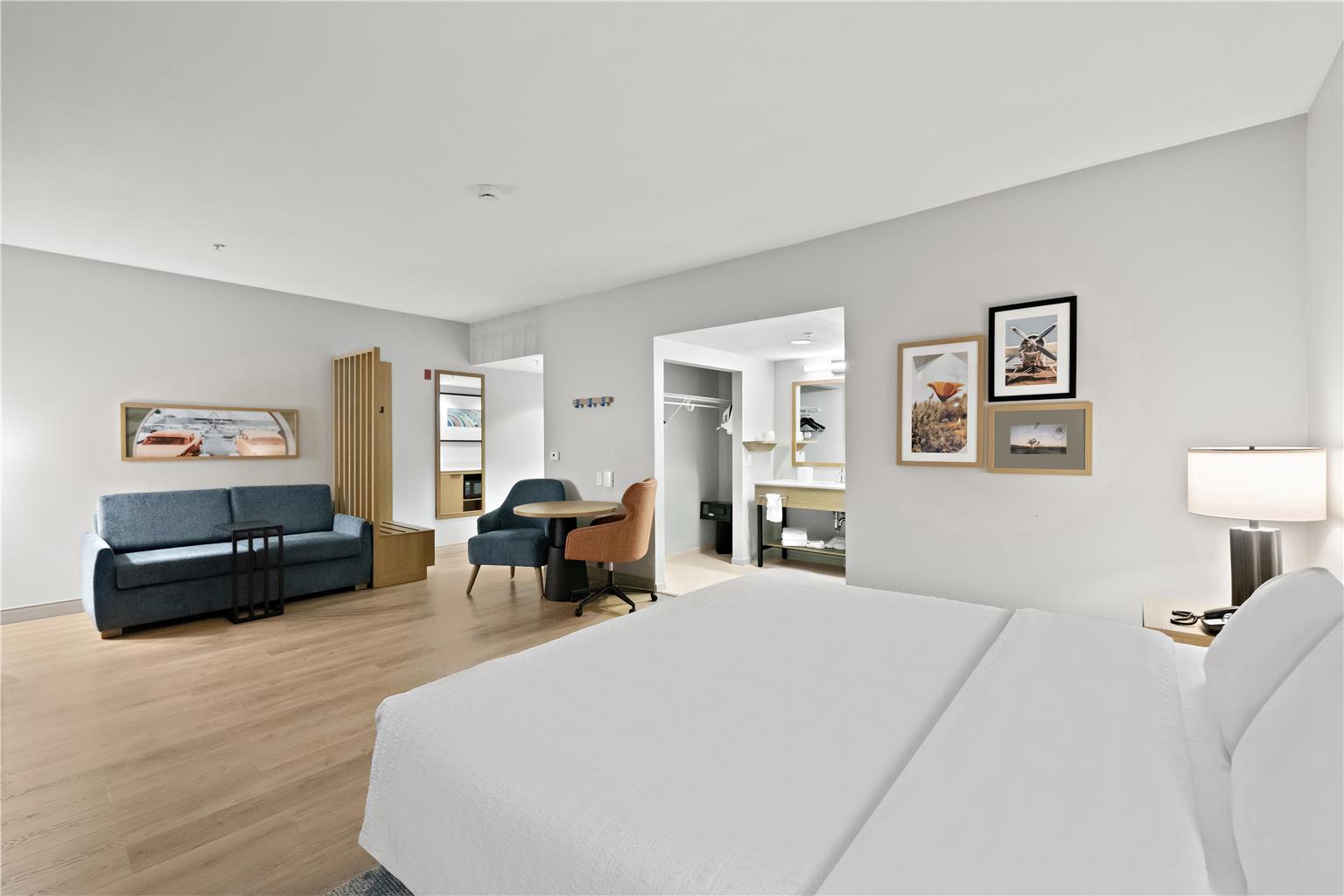 Фото Hampton Inn & Suites Lancaster