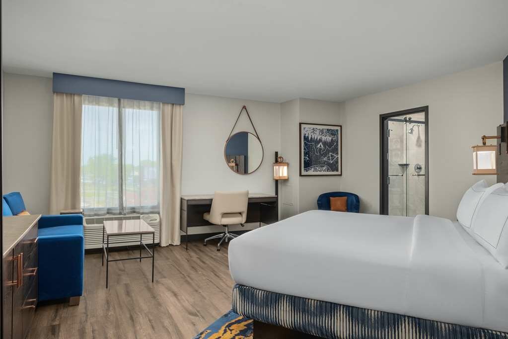 Фото Hotel Westport Kansas City, Tapestry Collection by Hilton