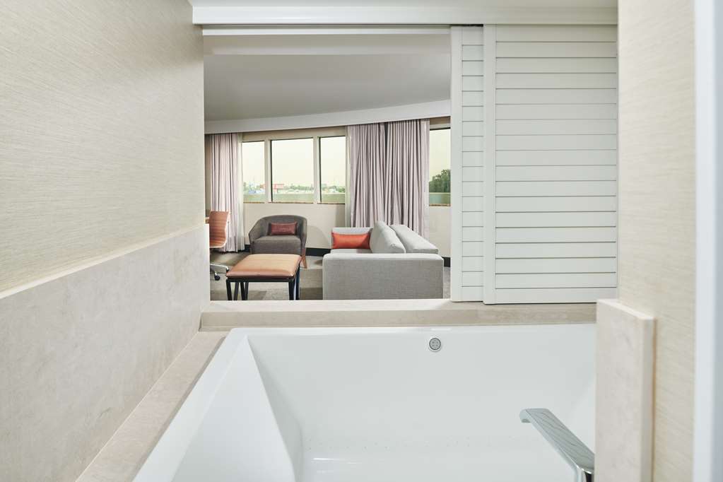 Фото DoubleTree by Hilton Fullerton