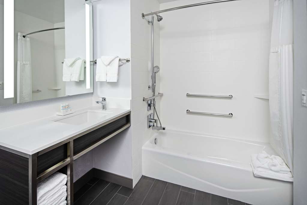 Фото Hilton Garden Inn Irvine Spectrum Lake Forest