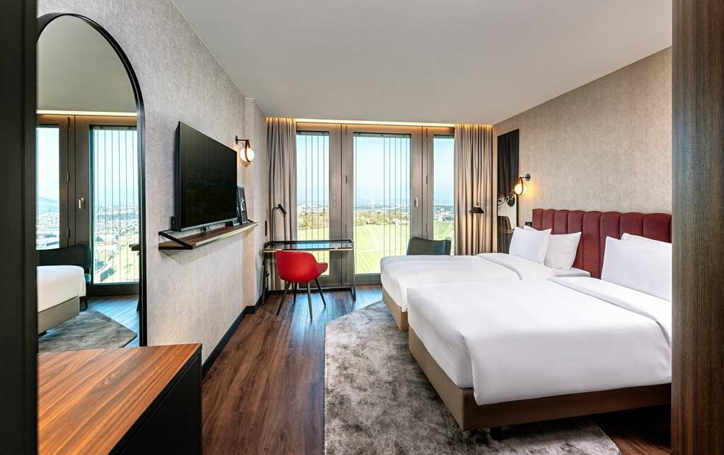 Фото Radisson Blu Hotel At Porsche Design Tower Stuttgart