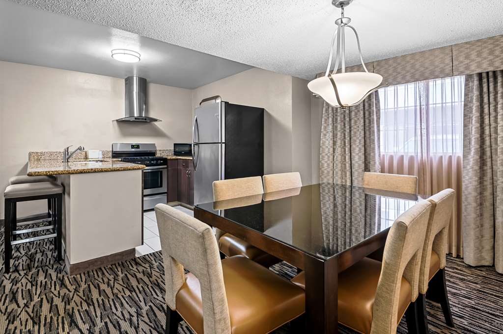 Фото Best Western Los Alamitos Inn & Suites