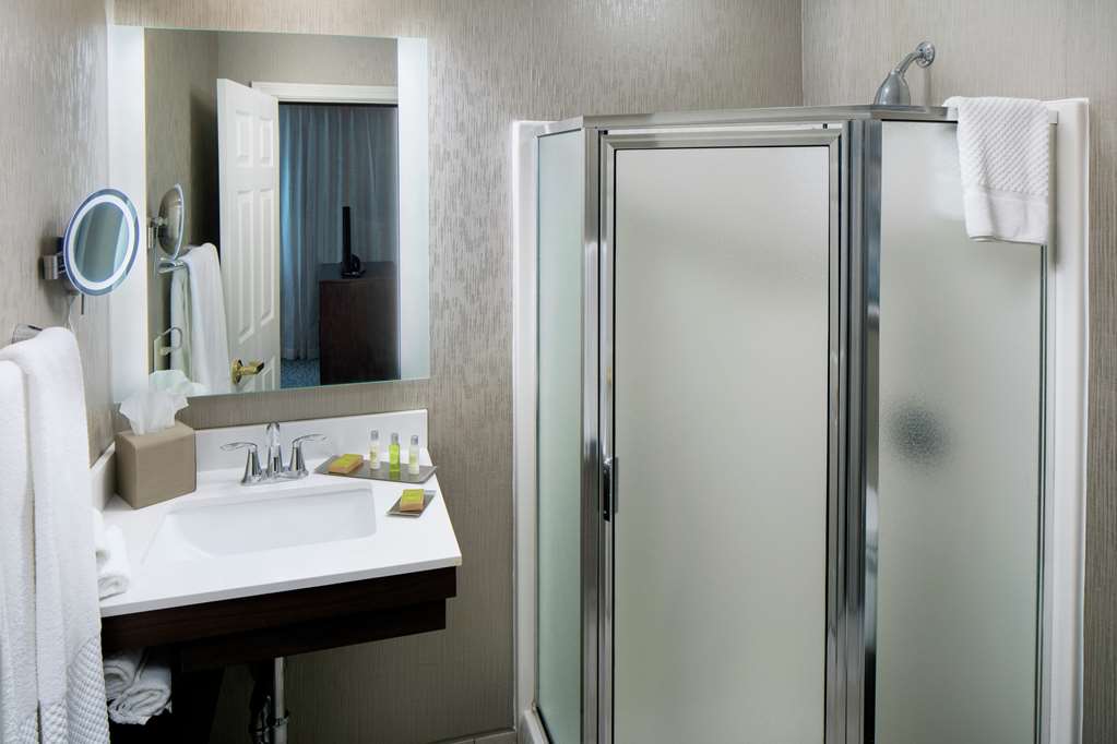 Фото DoubleTree by Hilton Nashua