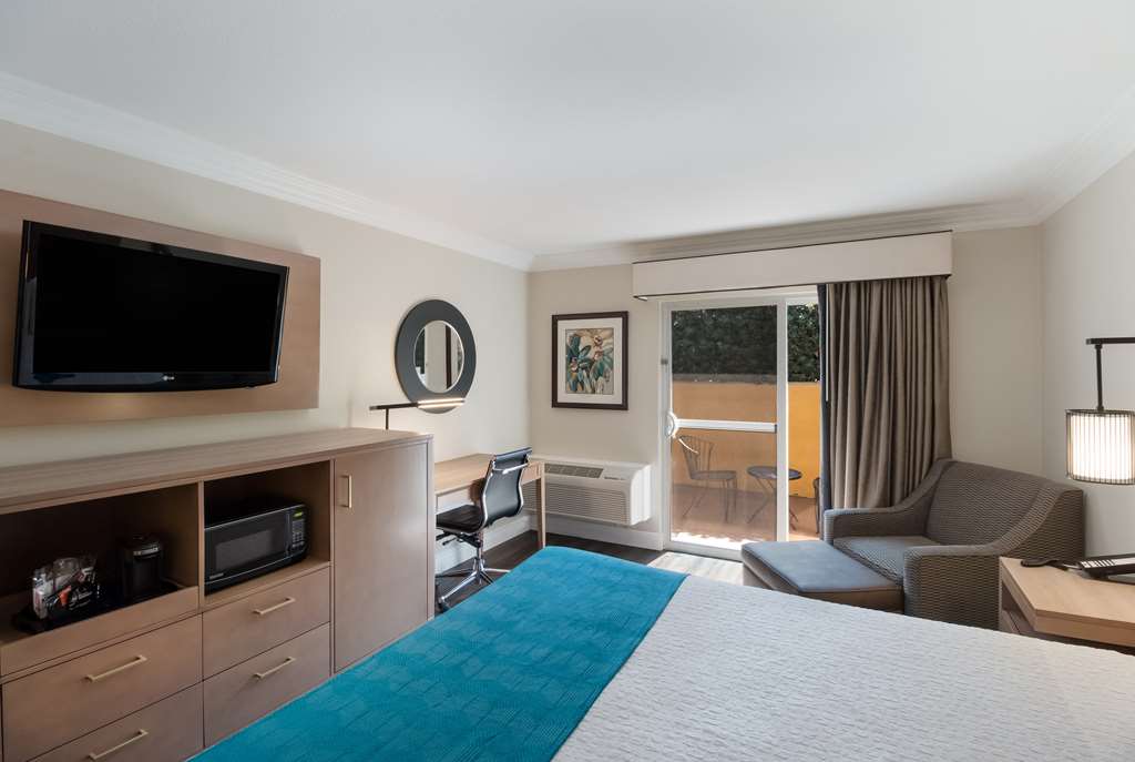 Фото Best Western Woodland Hills Inn