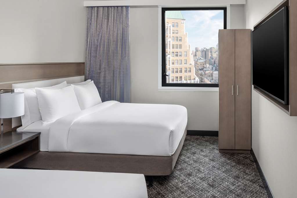 Фото Doubletree by Hilton New York Times Square South