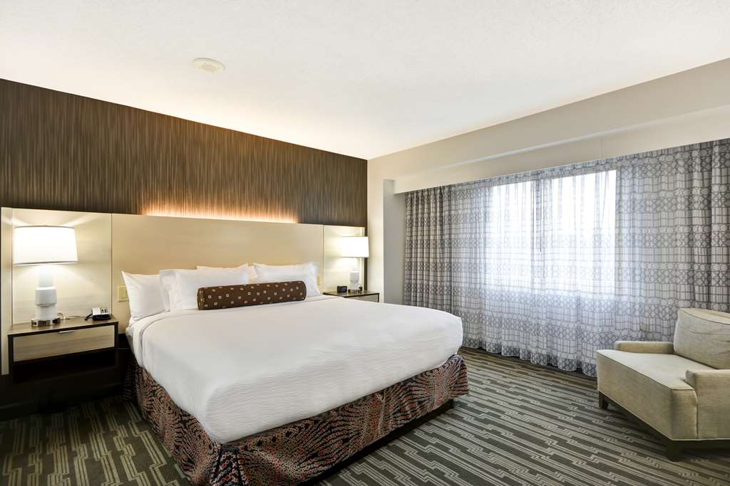 Фото Embassy Suites Hotel Charlotte