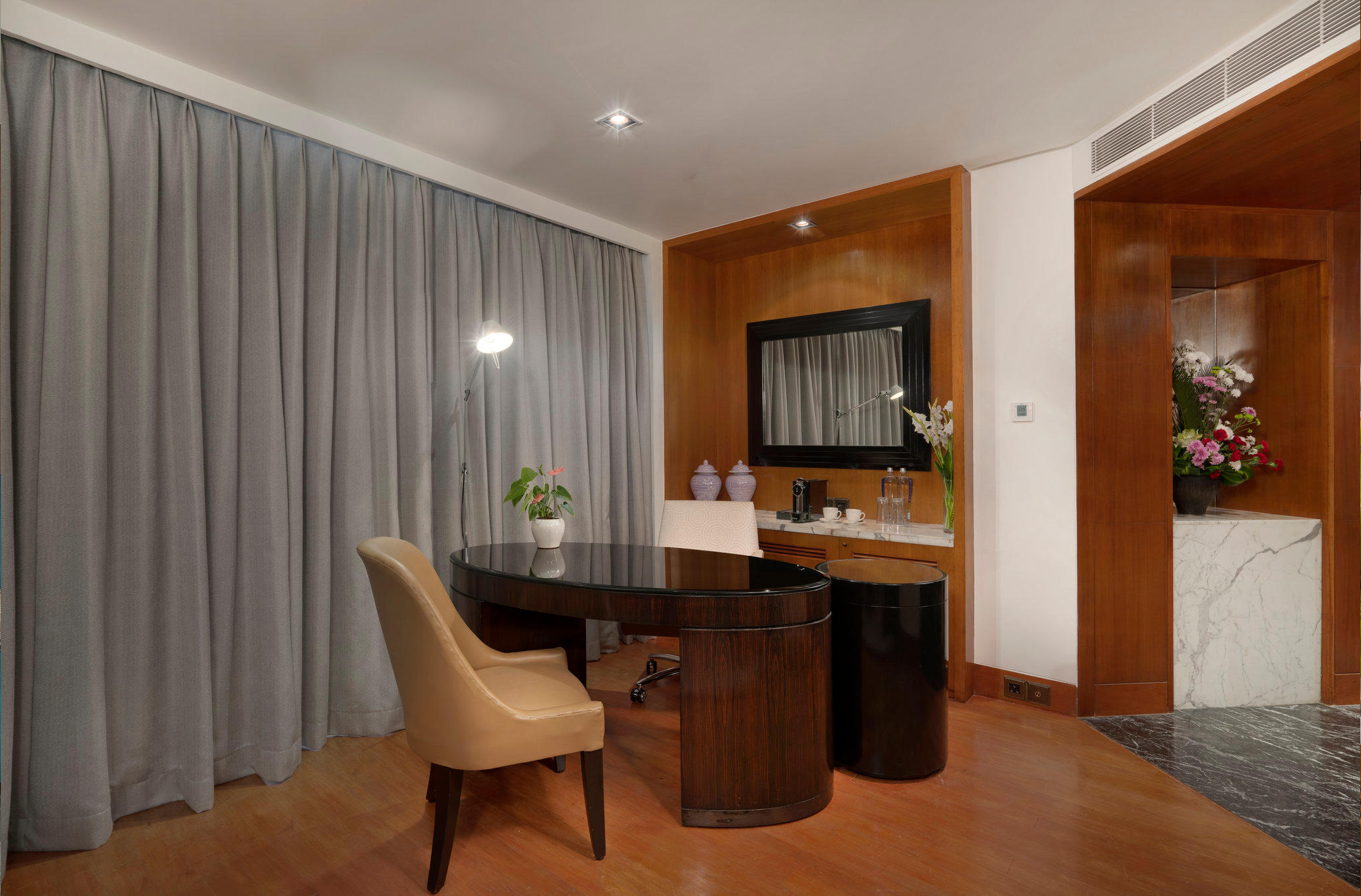 Фото InterContinental Marine Drive Mumbai, an Ihg Hotel
