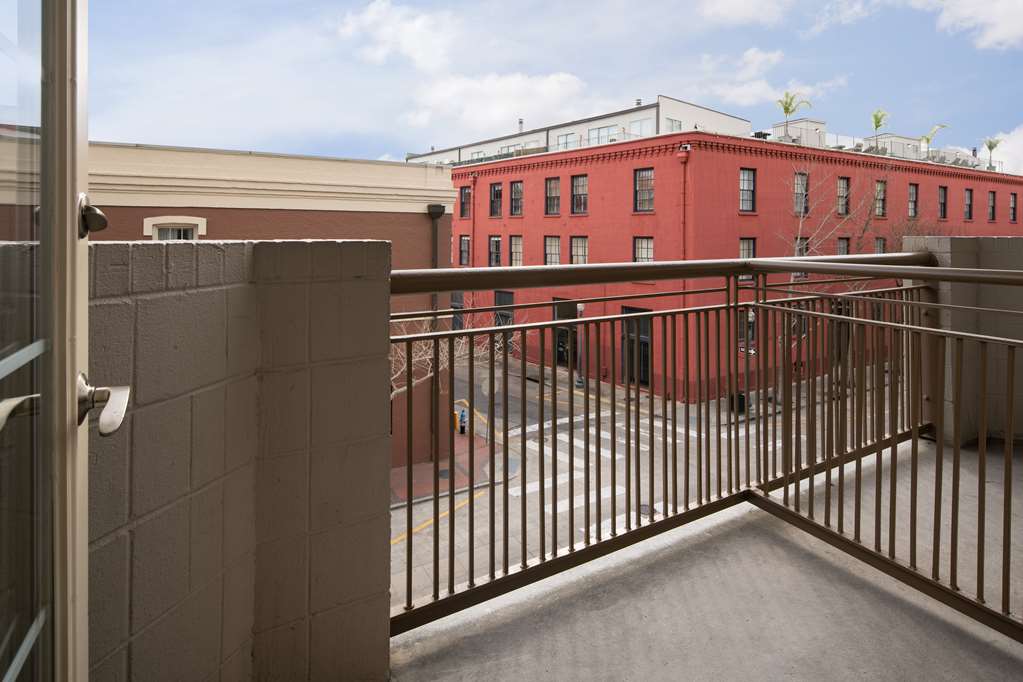 Фото Embassy Suites by Hilton New Orleans