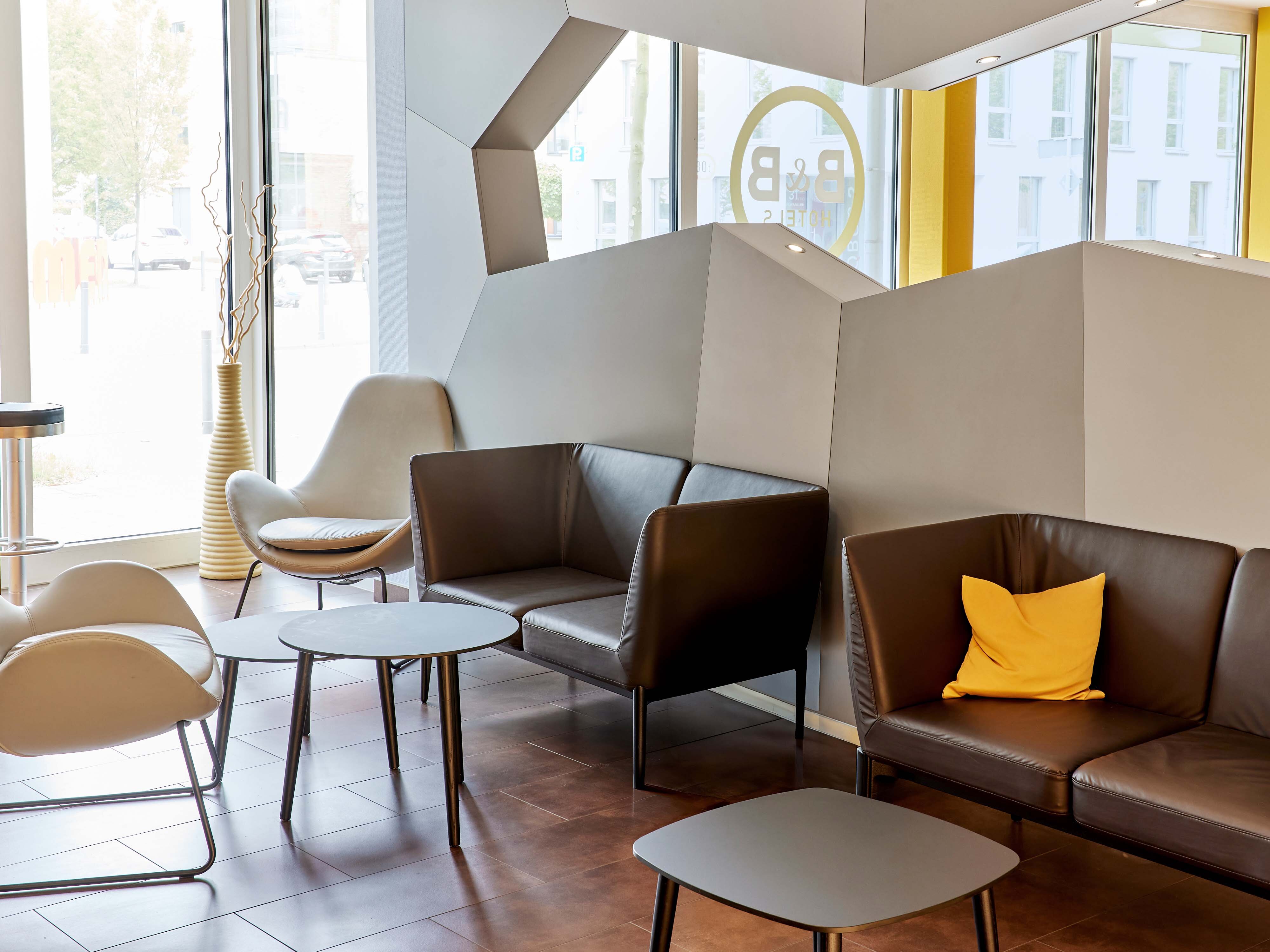 Фото B&b Hotel Saarbrücken-Hbf