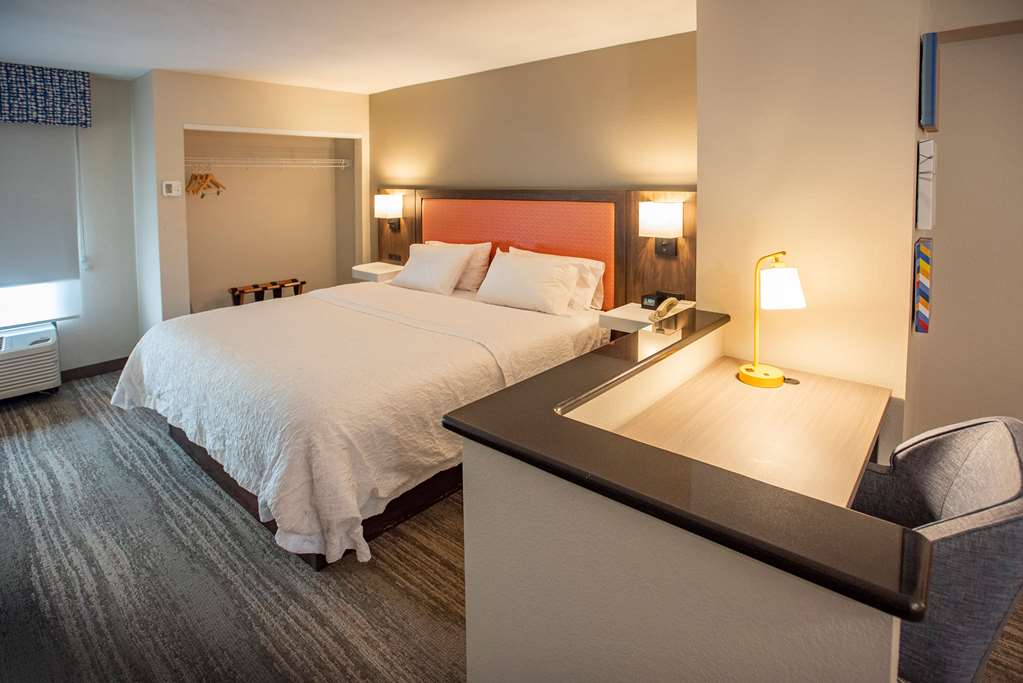 Фото Hampton Inn Pensacola-Airport