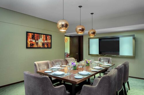 Гостиница Radisson Blu Atria Bengaluru в Бангалоре