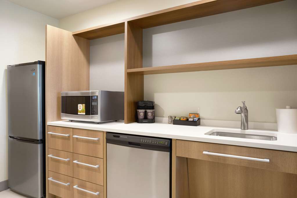 Фото Home2 Suites by Hilton Warminster Horsham