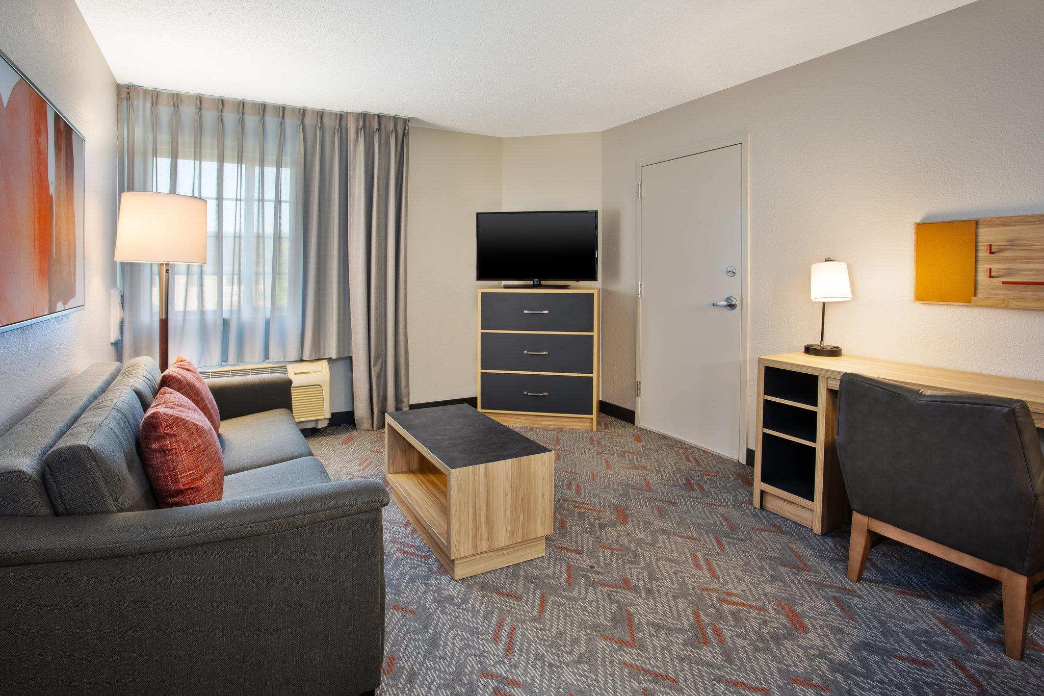 Фото Candlewood Suites Kenosha, an Ihg Hotel