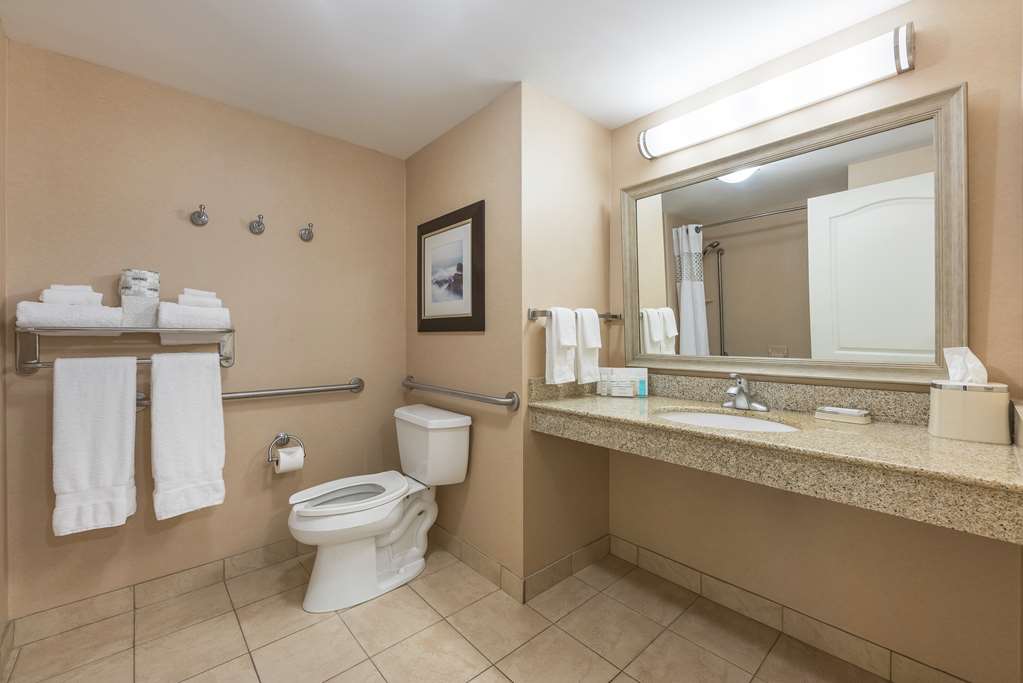 Фото Hampton Inn & Suites by Hilton Moncton
