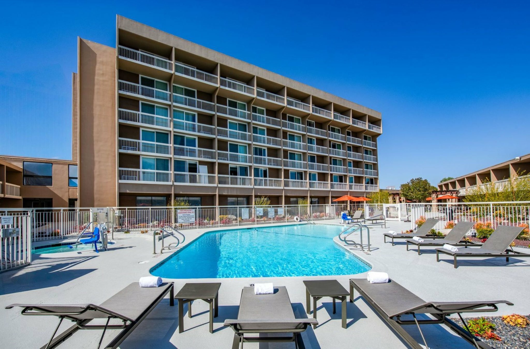 Фото Courtyard by Marriott Oxnard Ventura
