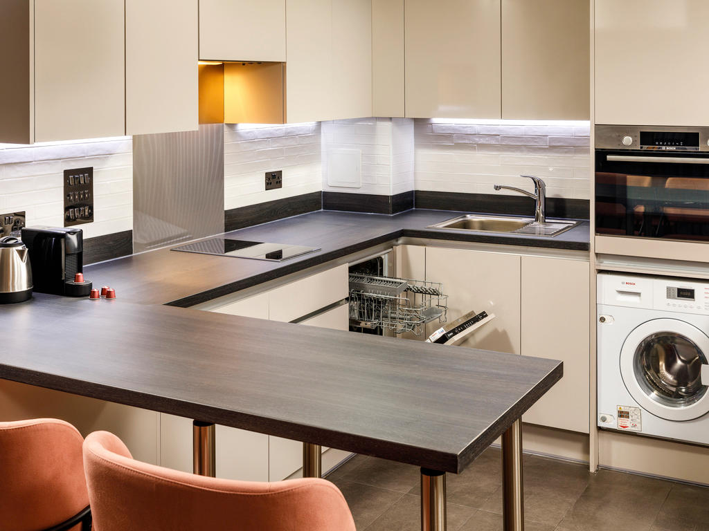 Фото Aparthotel Adagio London Sutton Point