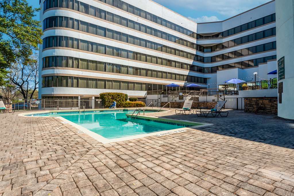 Фото DoubleTree by Hilton South Charlotte Tyvola